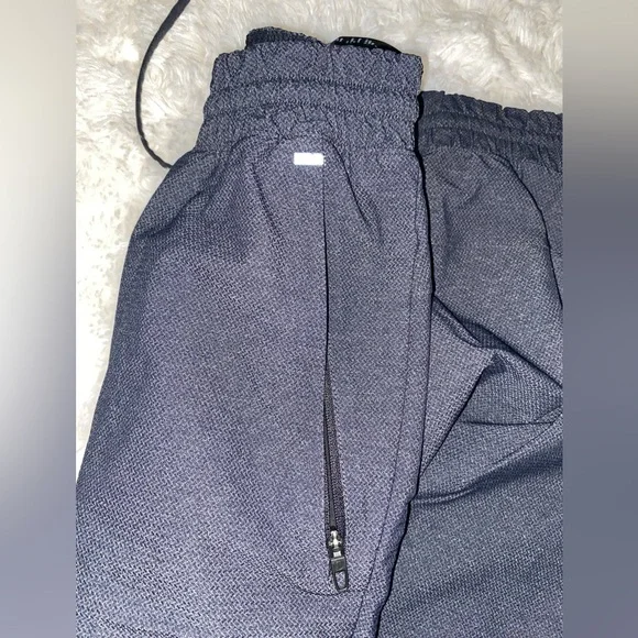 Lululemon Men’s Running Shorts - Picture 6 of 7